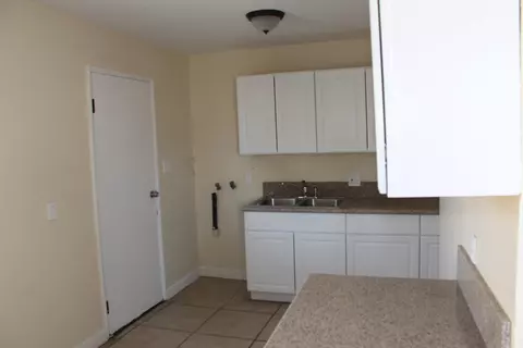 44372 3rd St E, Lancaster, CA 93535 photo 4