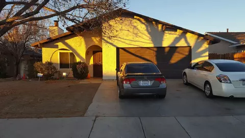 2759 Newgrove St E, Lancaster, CA 93535 photo 1