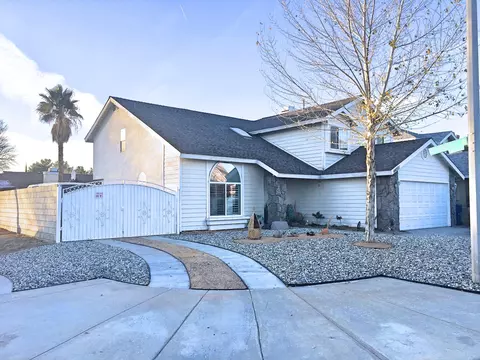 44021 Heath Ct E, Lancaster, CA 93535 photo 1