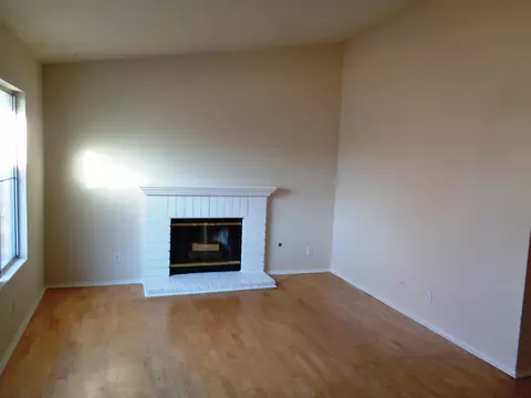 44640 Shadowcrest Dr, Lancaster, CA 93536 photo 3