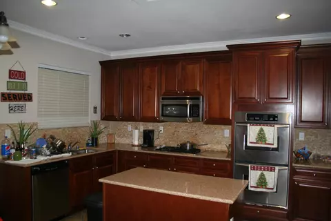 1748 Ivesbrook St E, Lancaster, CA 93535 photo 4
