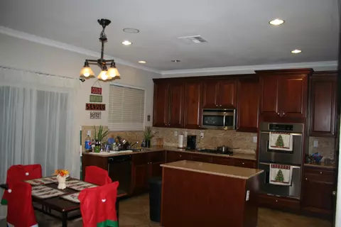 1748 Ivesbrook St E, Lancaster, CA 93535 photo 5