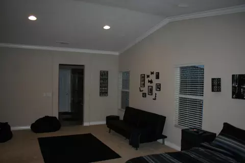 1748 Ivesbrook St E, Lancaster, CA 93535 photo 12