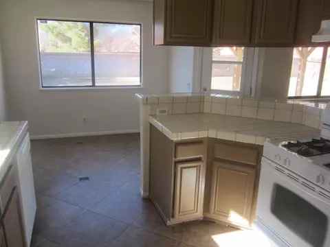 43339 Carpenter Dr, Lancaster, CA 93535 photo 8