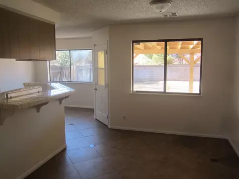 43339 Carpenter Dr, Lancaster, CA 93535 photo 12