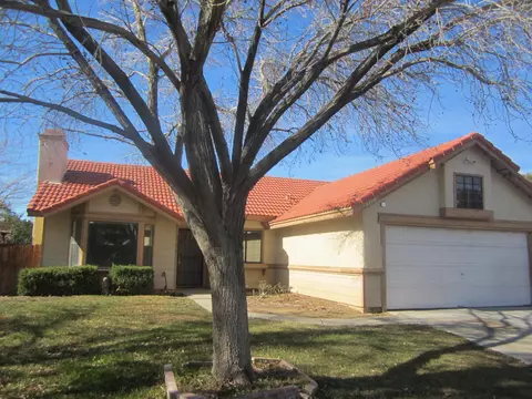 43339 Carpenter Dr, Lancaster, CA 93535 photo 1