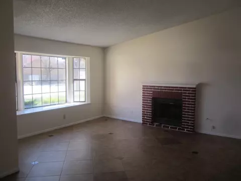 43339 Carpenter Dr, Lancaster, CA 93535 photo 4