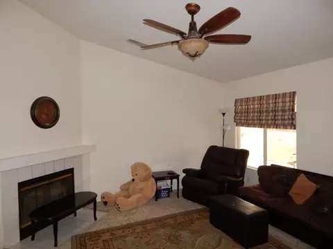 6244 Treehaven Ct, Lancaster, CA 93536 photo 5