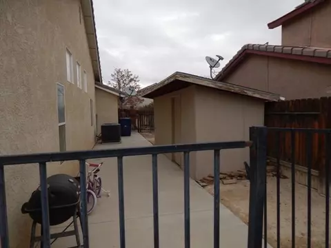 6244 Treehaven Ct, Lancaster, CA 93536 photo 15