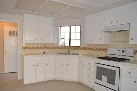 37610 Melton Ave, Palmdale, CA 93550 photo 2