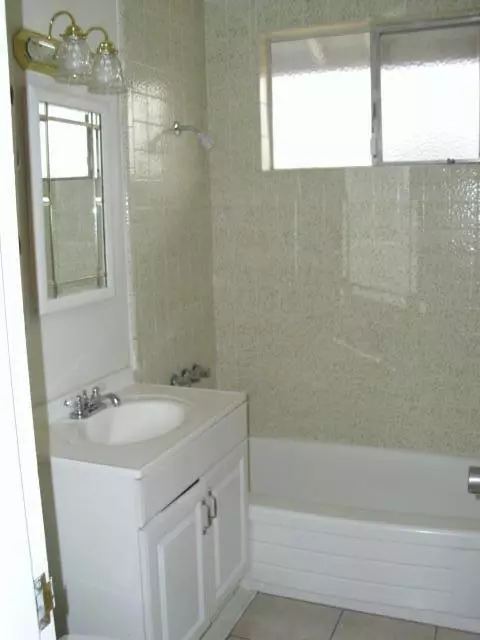 611 Oldfield St E, Lancaster, CA 93535 photo 8