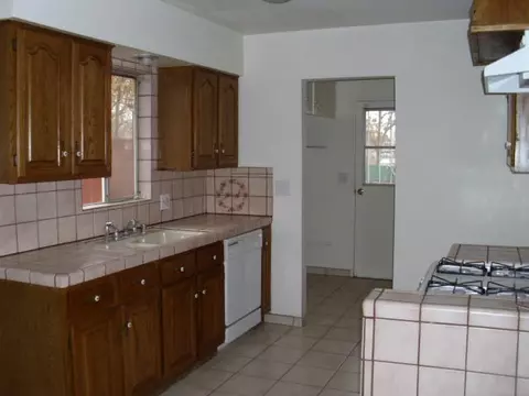 611 Oldfield St E, Lancaster, CA 93535 photo 5