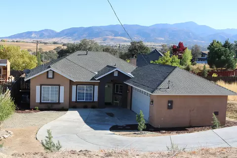 22028 Mccarthy Dr, Tehachapi, CA 93561 photo 2