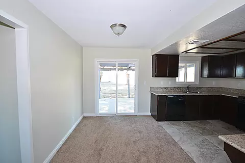 41014 Fieldspring St, Lancaster, CA 93535 photo 4
