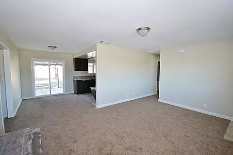 41014 Fieldspring St, Lancaster, CA 93535 photo 2