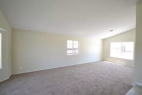 38056 53rd St, Palmdale, CA 93552 photo 2