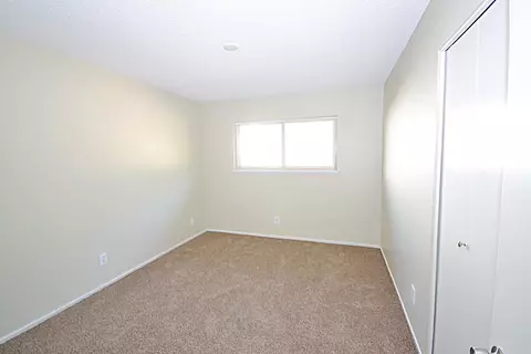 843 Oldfield St E, Lancaster, CA 93535 photo 12