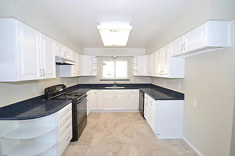 843 Oldfield St E, Lancaster, CA 93535 photo 2
