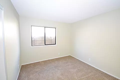 44101 Glenraven Rd, Lancaster, CA 93535 photo 13