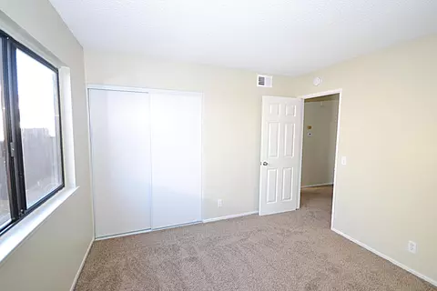 44101 Glenraven Rd, Lancaster, CA 93535 photo 12