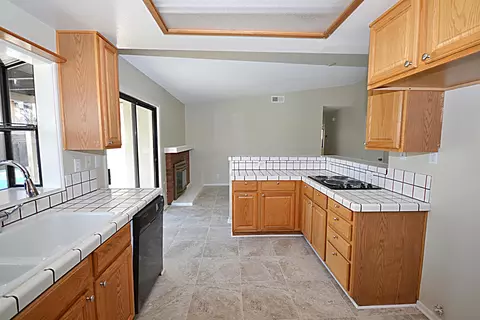44101 Glenraven Rd, Lancaster, CA 93535 photo 8