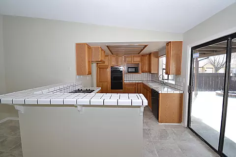 44101 Glenraven Rd, Lancaster, CA 93535 photo 6