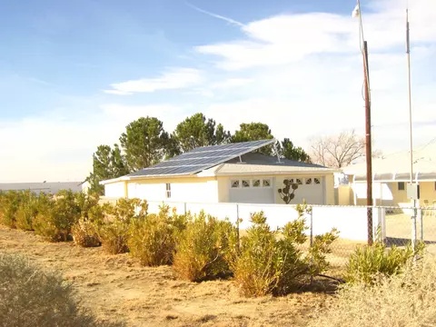 46035 20th St E, Lancaster, CA 93535 photo 2