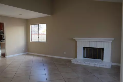 36615 Ramona Rd, Palmdale, CA 93550 photo 3