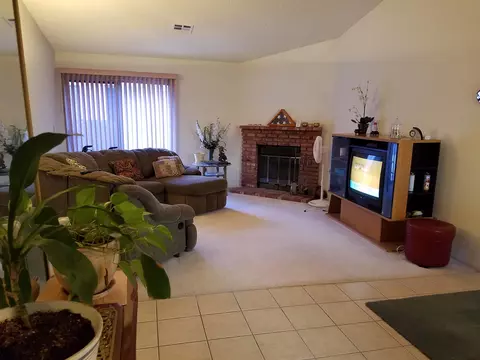 44229 16th St E, Lancaster, CA 93535 photo 3