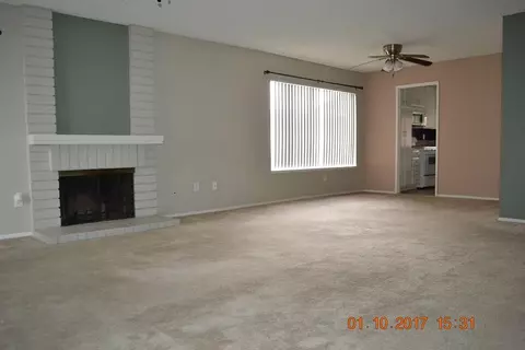 44027 7th St E, Lancaster, CA 93535 photo 3