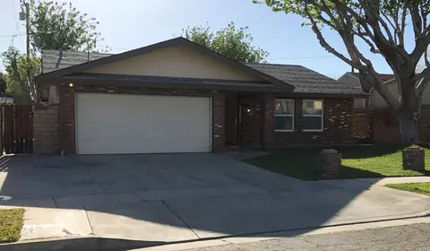 43802 Birchtree Ave, Lancaster, CA 93534 photo 3