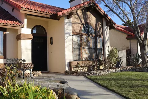 43116 11th St E, Lancaster, CA 93535 photo 2