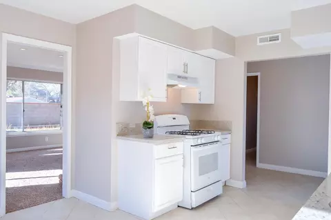44721 2nd St E, Lancaster, CA 93535 photo 7