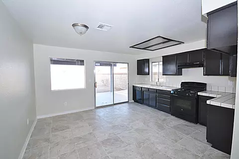 537 Avenue J9 E, Lancaster, CA 93535 photo 4