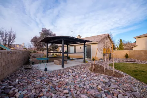 45819 Barham Ave, Lancaster, CA 93534 photo 31