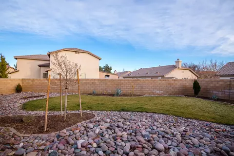 45819 Barham Ave, Lancaster, CA 93534 photo 32