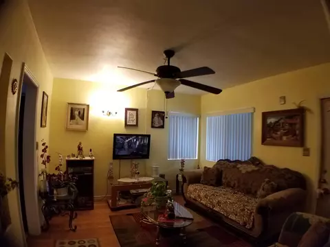 4933 San Juan St E, Compton, CA 90221 photo 5