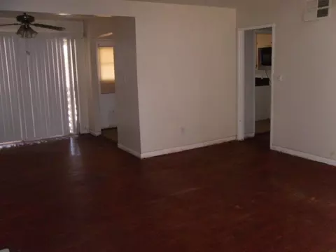 44314 4th St E, Lancaster, CA 93535 photo 2