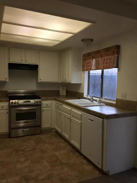 1108 Lightcap St, Lancaster, CA 93535 photo 6