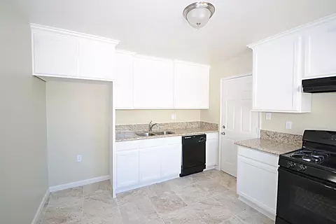 44303 Heaton Ave, Lancaster, CA 93534 photo 5
