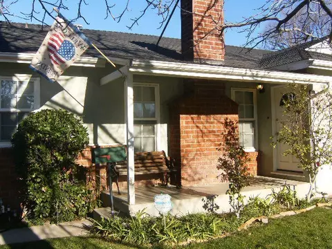 24972 Chestnut St, Newhall, CA 91321 photo 1
