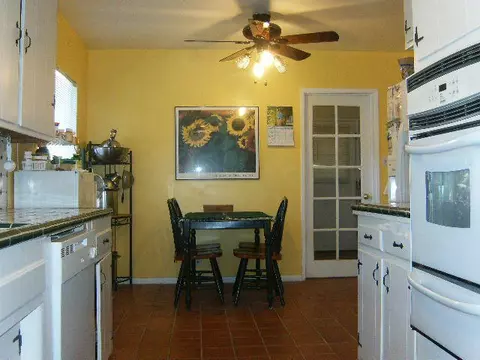 24972 Chestnut St, Newhall, CA 91321 photo 3