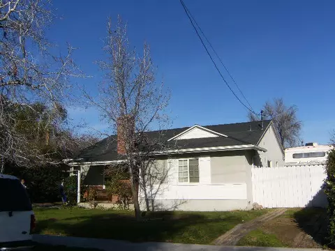 24972 Chestnut St, Newhall, CA 91321 photo 2