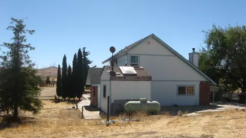 18600 Pearce Dr, Tehachapi, CA 93561 photo 6