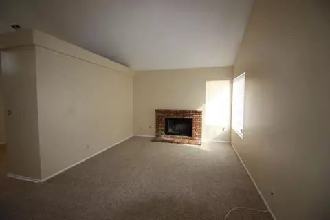 4811 Harbor Ct, Palmdale, CA 93552 photo 2