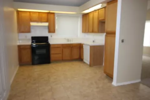 4811 Harbor Ct, Palmdale, CA 93552 photo 5