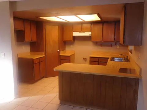 40748 154th St E, Lake Los Angeles, CA 93535 photo 6