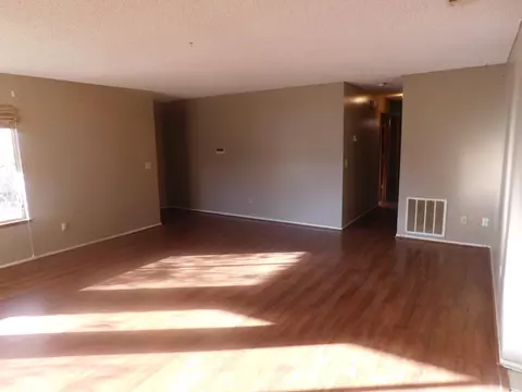 40748 154th St E, Lake Los Angeles, CA 93535 photo 4
