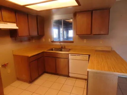 40748 154th St E, Lake Los Angeles, CA 93535 photo 8