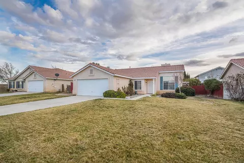3358 Knott Ct, Lancaster, CA 93535 photo 1